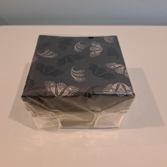 Cleveland Museum of Art Men's 100% Slik Tie "Embroidered Collar" Pattern NWT - Picture 3 of 13